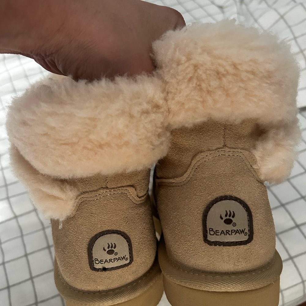 BearPaw Woman’s Beige Furry Boots